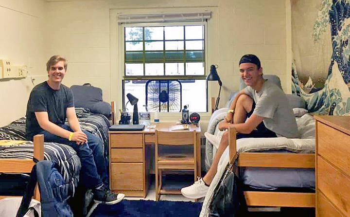 image of students in Constitution Hall room